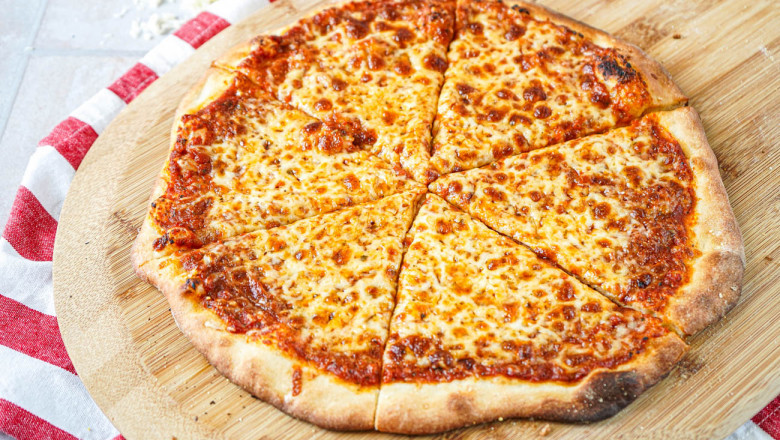 The Irresistible Quest for the Best New York Style Pizza Near Me