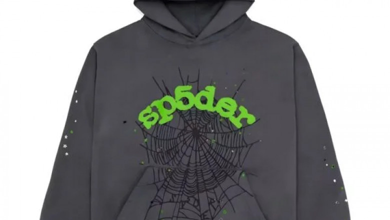 Sp5der Web Graphic Hoodie – Trendy Street Style for All Seasons