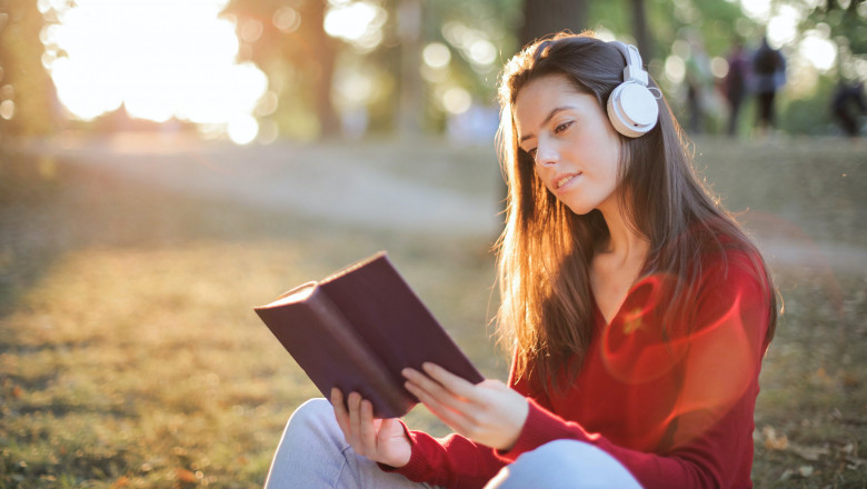 How the Best Audiobook Narrators Create Immersive Storytelling Moments