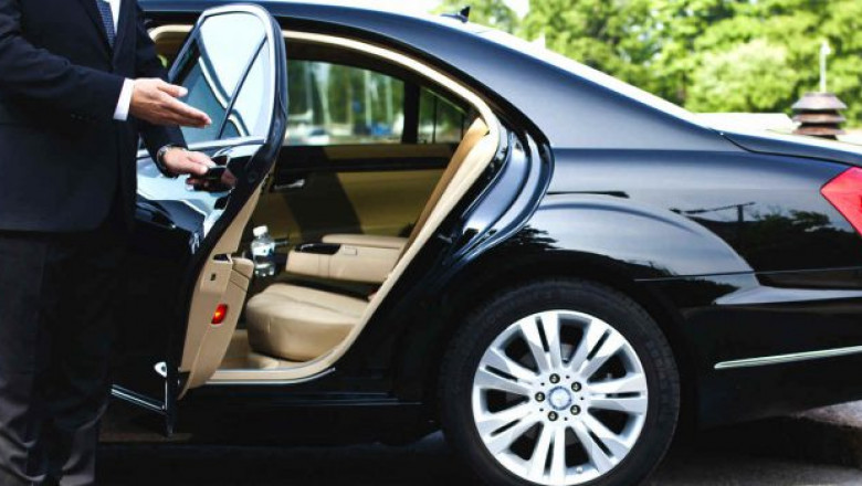 Travel in Sophisticated Style with Famous Drive’s Hamptons Limousine Service