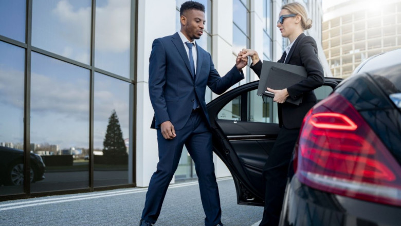 Elevated Travel: Your Premier Limo Service To/From Teterboro Airport