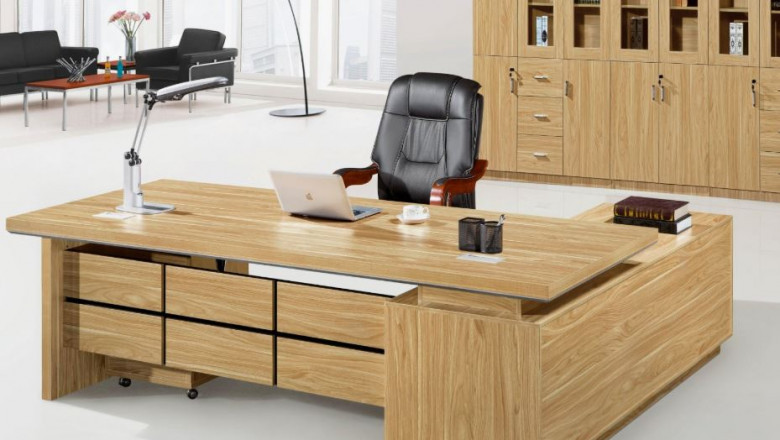 Redefining Workplace Efficiency with Modern Office Table Designs